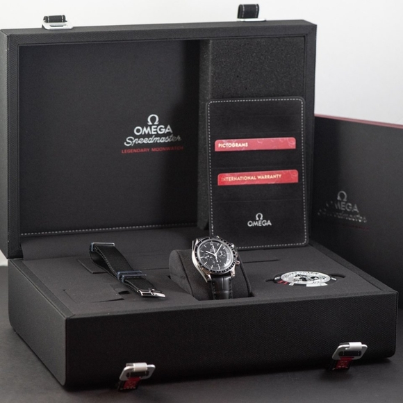 Omega Speedmaster Moonwatch Hesalite 42mm discontinued 1861 BIG BOX - Picture 14 of 15